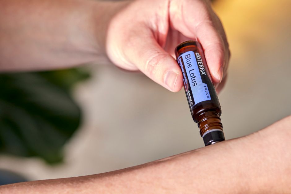 Using Aromatherapy to Ease Anxiety: Evidence-Based Tips